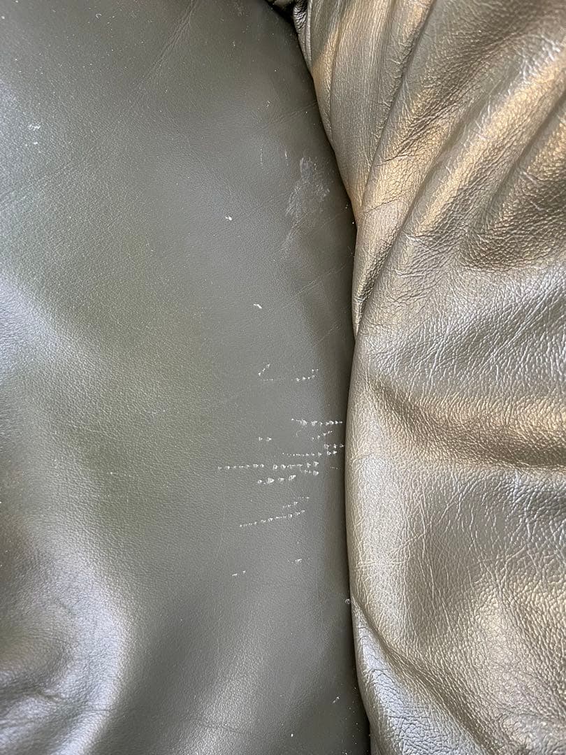 マルニ　ロイヤル　1Pソファ 総革張り