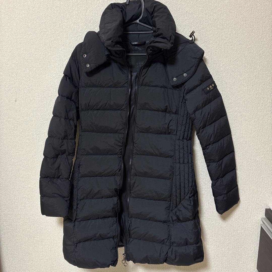 値下げ【TATRAS】ブラックダウンジャケット フード付き