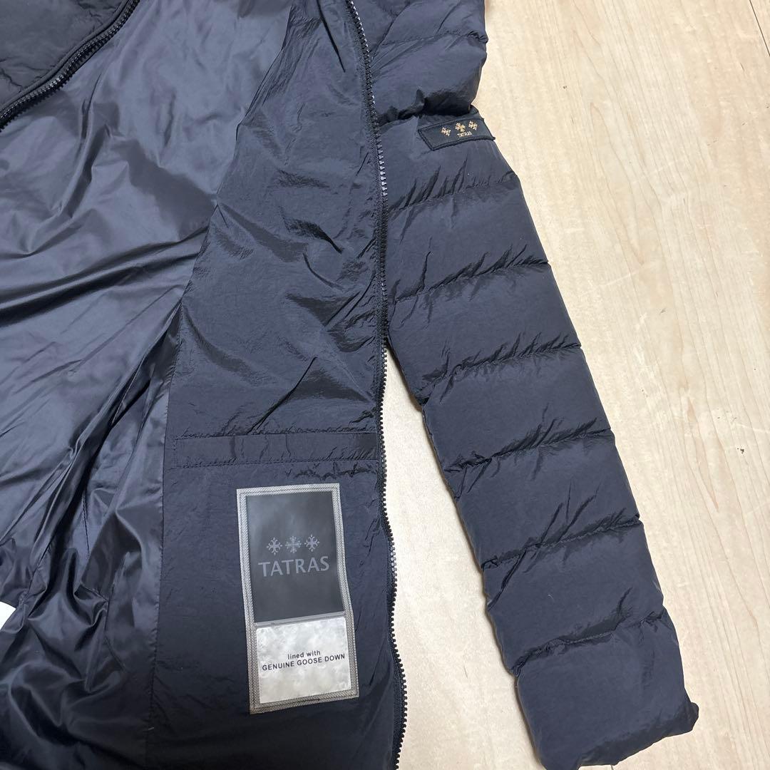 値下げ【TATRAS】ブラックダウンジャケット フード付き
