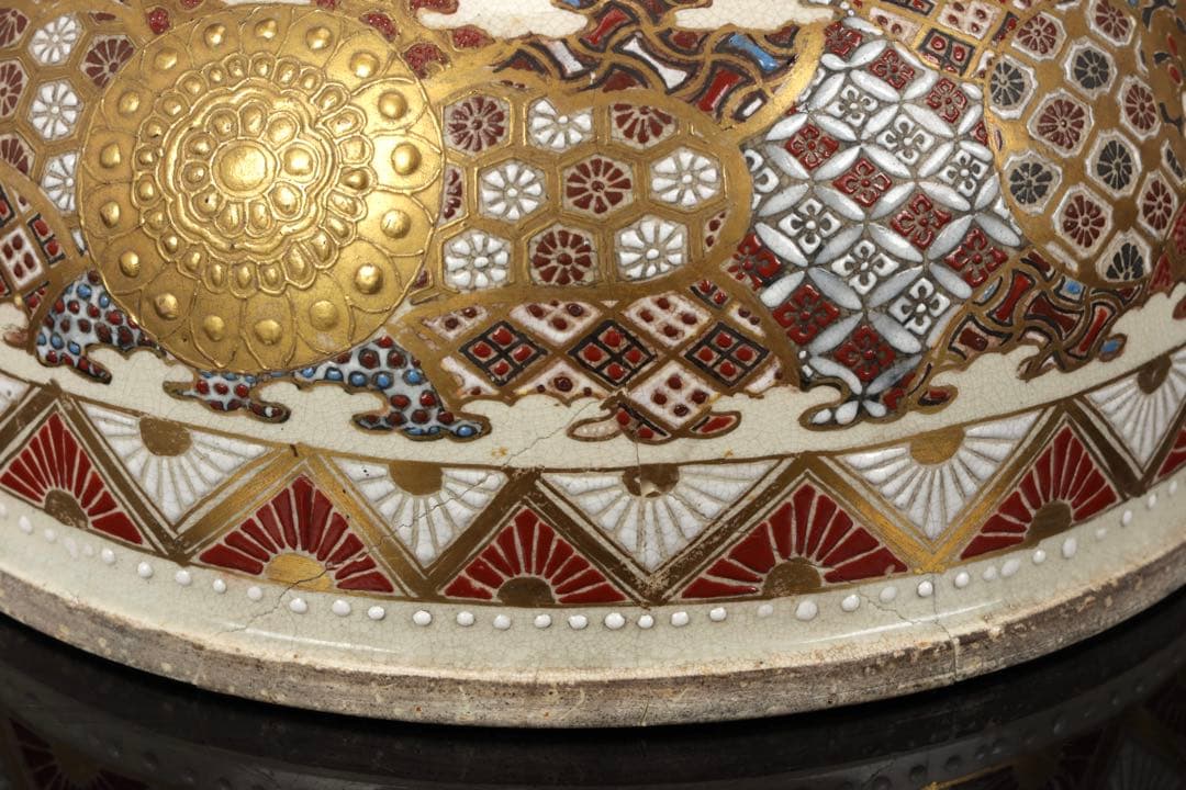 【極上薩摩焼】特大金襴手色絵 獅子　香炉 飾壺 陶器　骨董 古美術　アート　花瓶