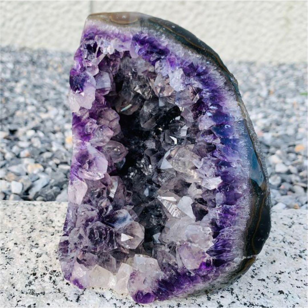 【♒映え映え・色が濃い♒】濃厚紫色 ウルグアイ産 高品質アメジスト 原石 天然石