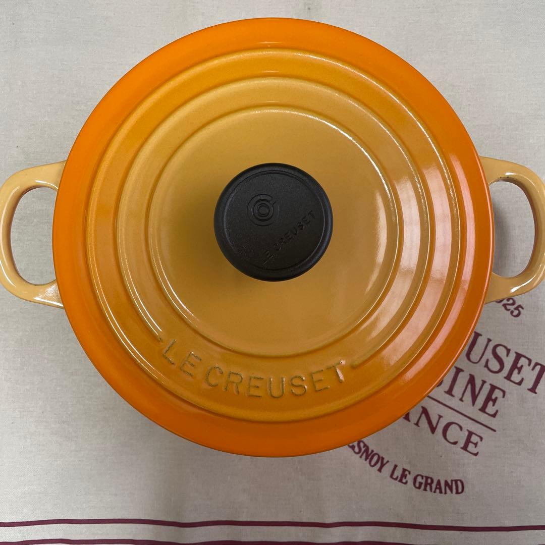 《美品》ルクルーゼ　ココットロンド　18cm オレンジブロッサム