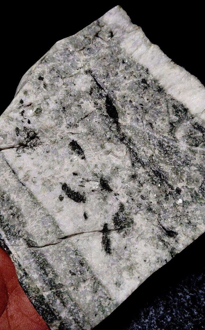 ★翡翠原石★稀少・下仁田翡翠【クリフプレート・化粧面磨き566ｇ】