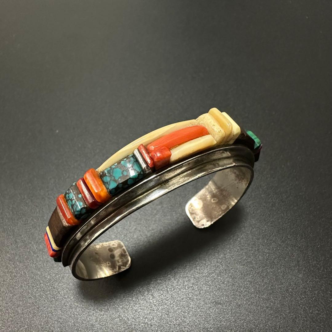 Navajo Harold Smith マルチカラーストーン バングル