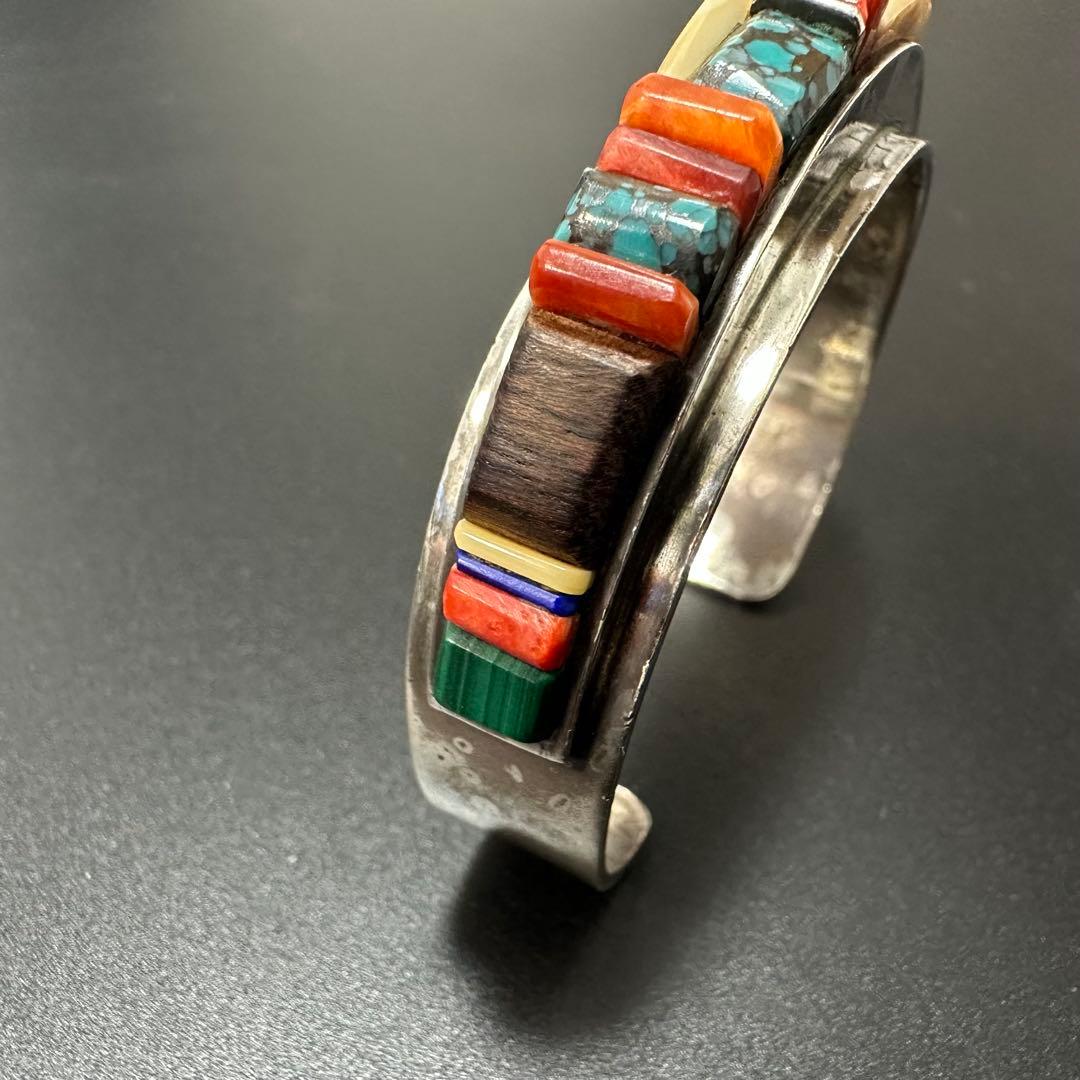 Navajo Harold Smith マルチカラーストーン バングル