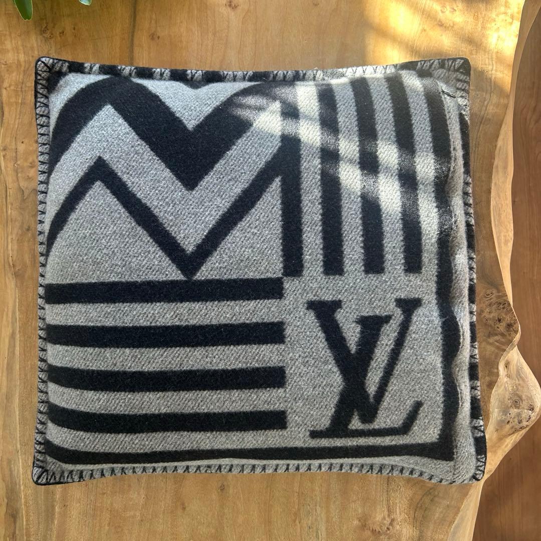 【starboy】LOUIS VUITTON クッション