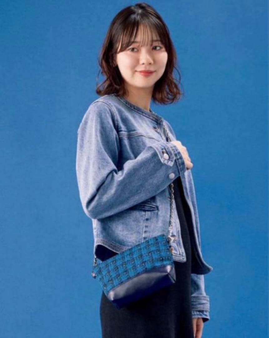 新品★ファミリア シャルマントサック　ポーチ　青