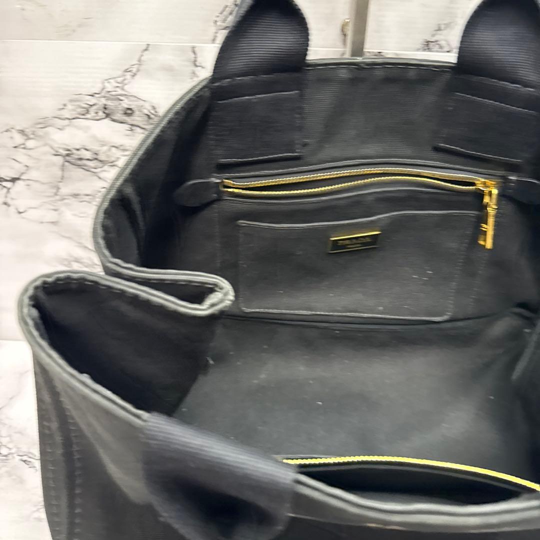 (美品)大人気、プラダ、カナパ、大容量、2way、A-4可、人気色、黒、金、高級