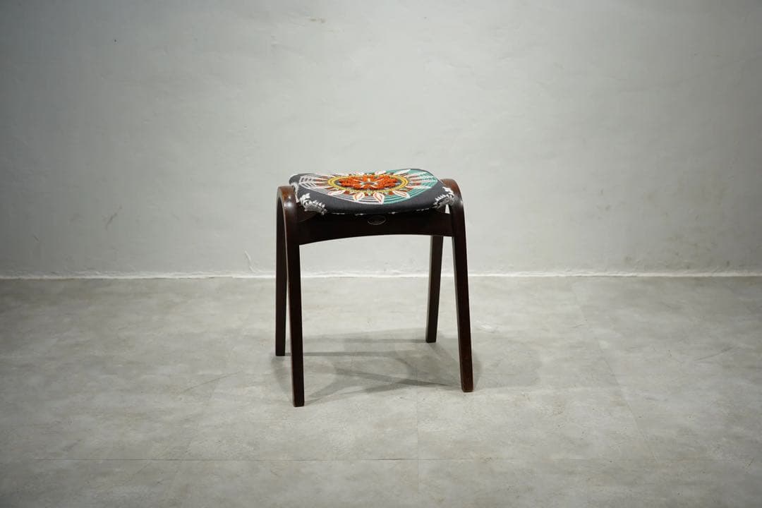 スツール　秋田木工　剣持勇　スタッキングチェア　刺繍生地　ビンテージ