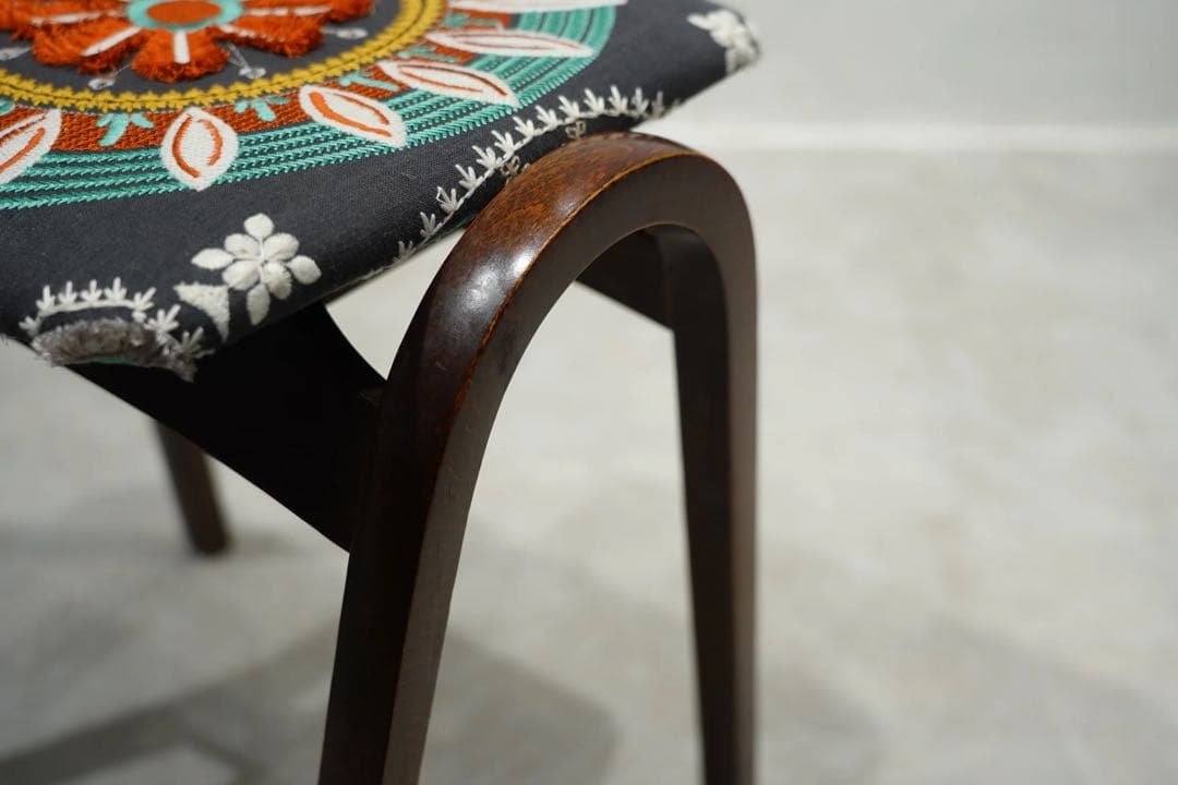 スツール　秋田木工　剣持勇　スタッキングチェア　刺繍生地　ビンテージ