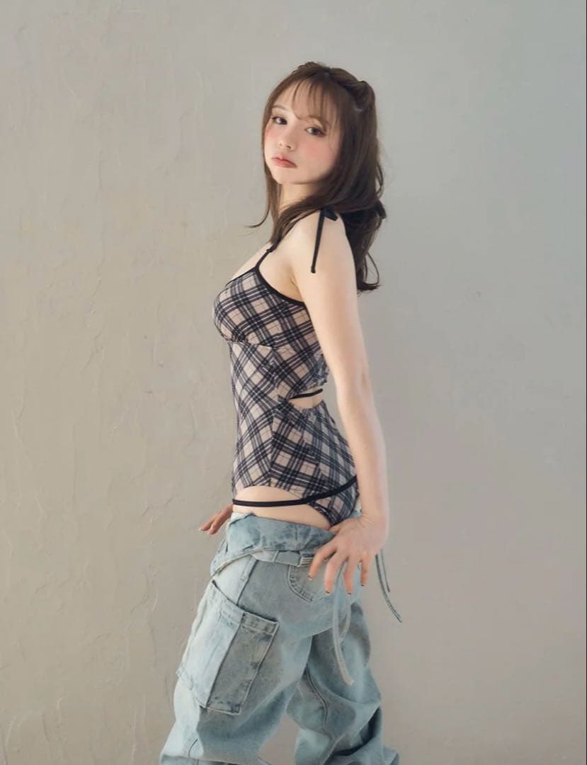 andmary♡Nadia check swim suit