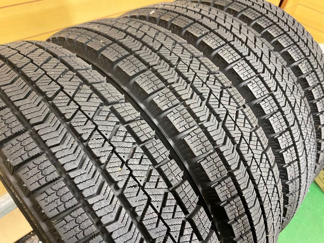 145/80R13・VRX2スタッドレスタイヤ4本　イボ残りありタントなど軽四用