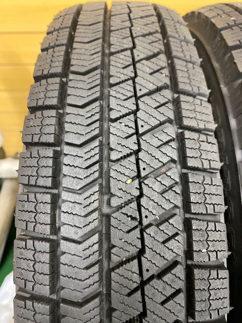 145/80R13・VRX2スタッドレスタイヤ4本　イボ残りありタントなど軽四用