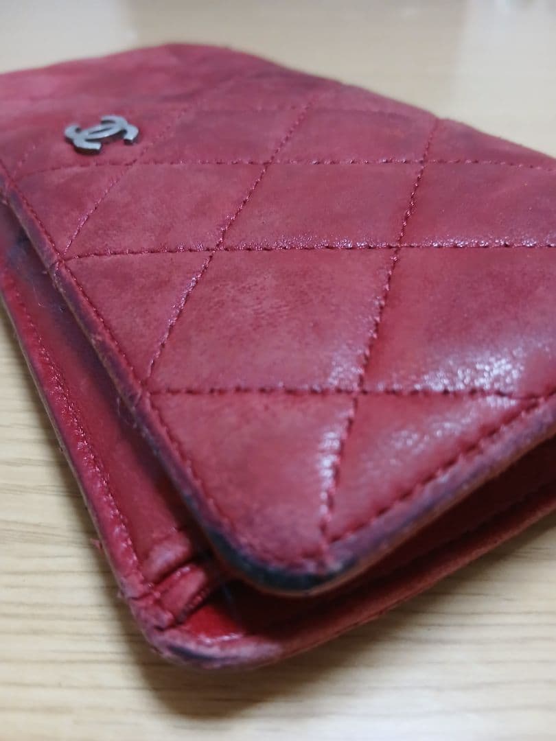 CHANEL 二つ折り財布 赤