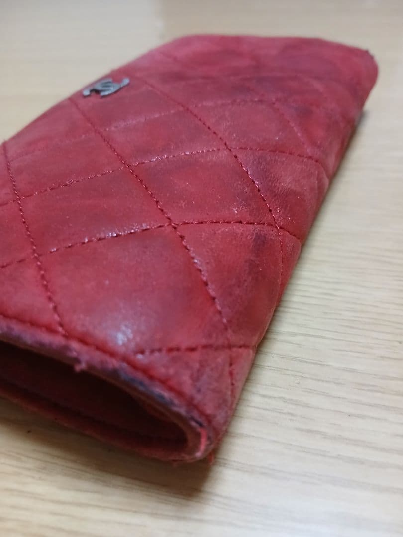 CHANEL 二つ折り財布 赤