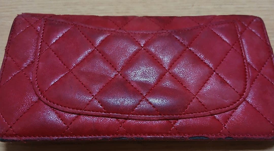 CHANEL 二つ折り財布 赤