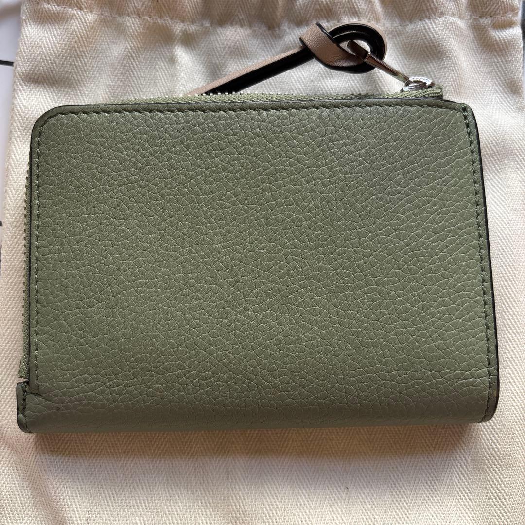 LOEWE オリーブグリーン 二つ折り財布