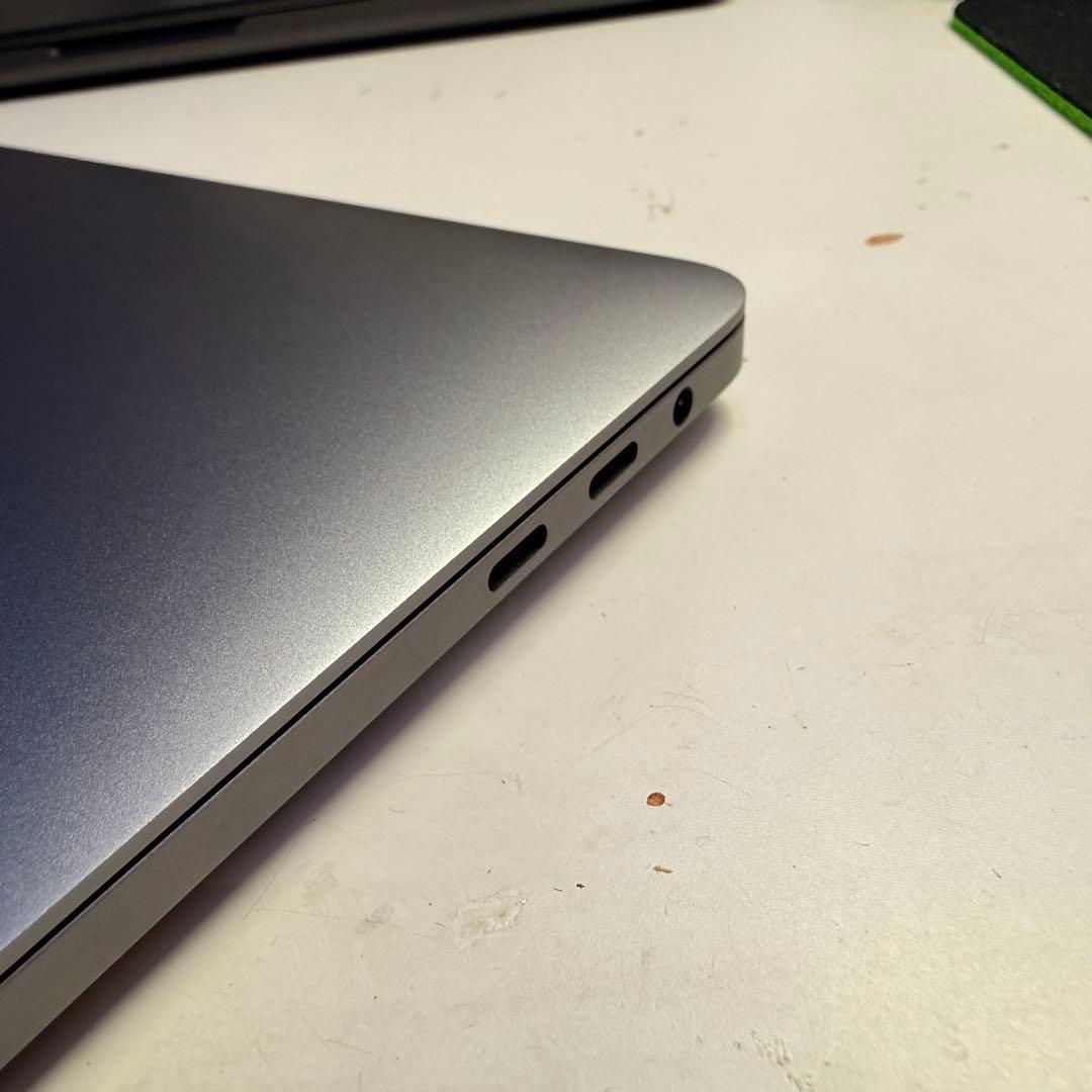 MacBookPro 2020 i7 メモリ32GB/512GB 新品同様品