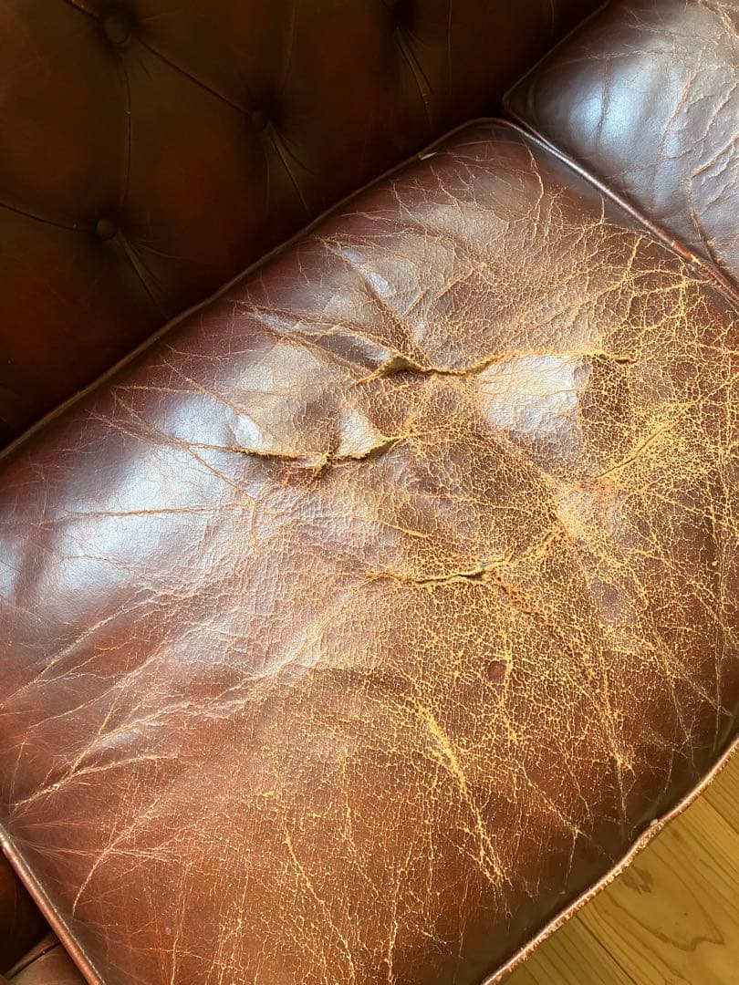 イギリスアンティーク　チェスターフィールドソファ
