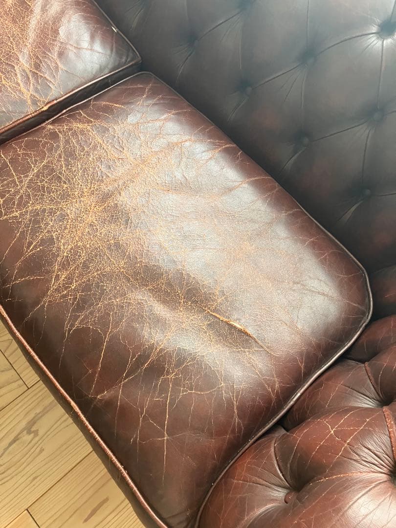 イギリスアンティーク　チェスターフィールドソファ