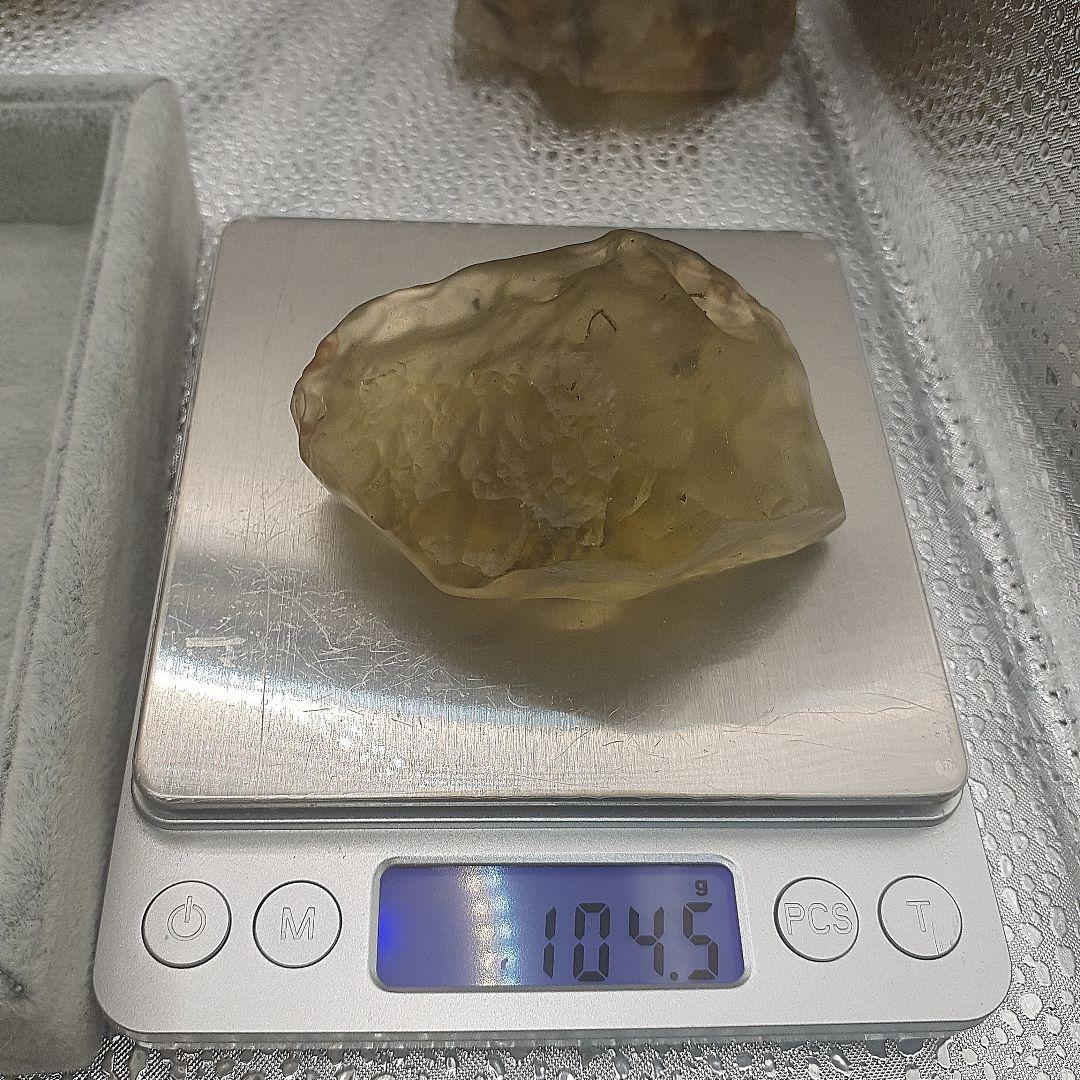 リビアンデザートグラス　原石