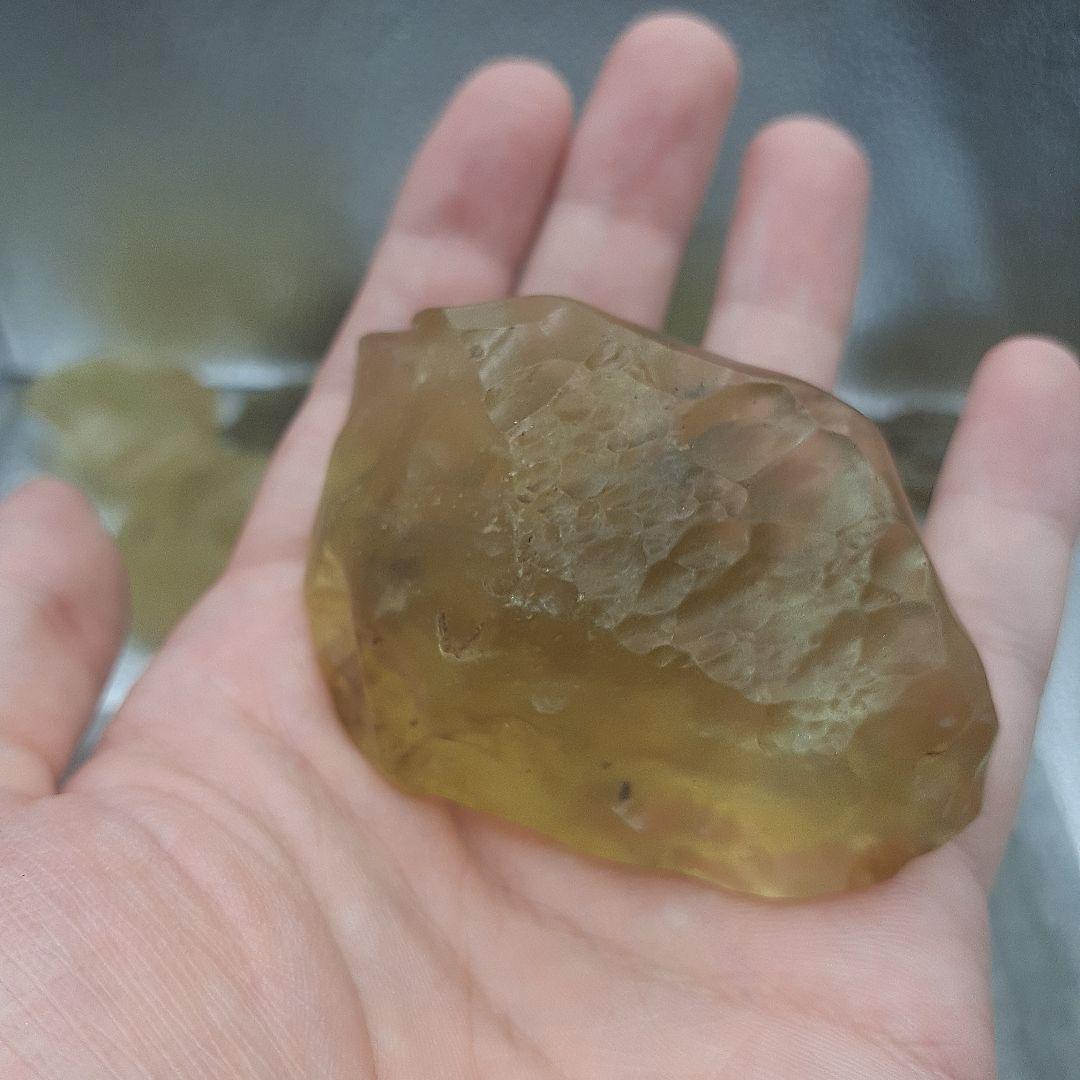 リビアンデザートグラス　原石