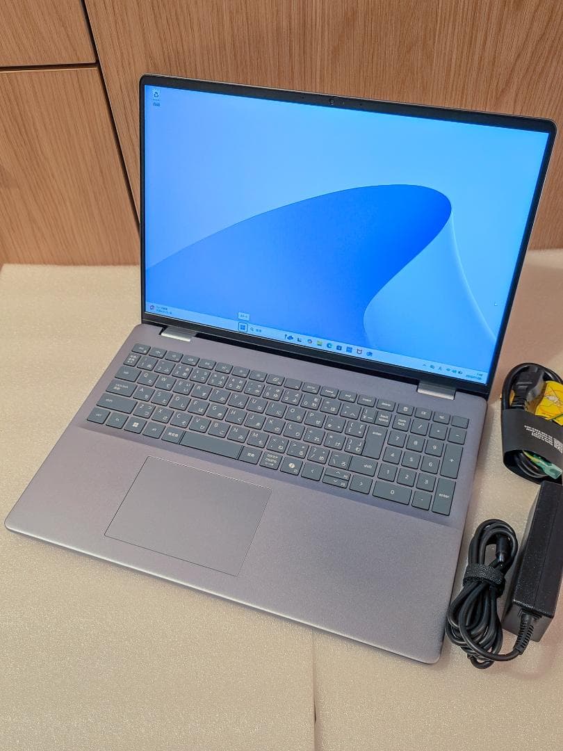 Windowsノート本体 Inspiron 16 5645 Ryzen7 8840U 1TB / 32GB