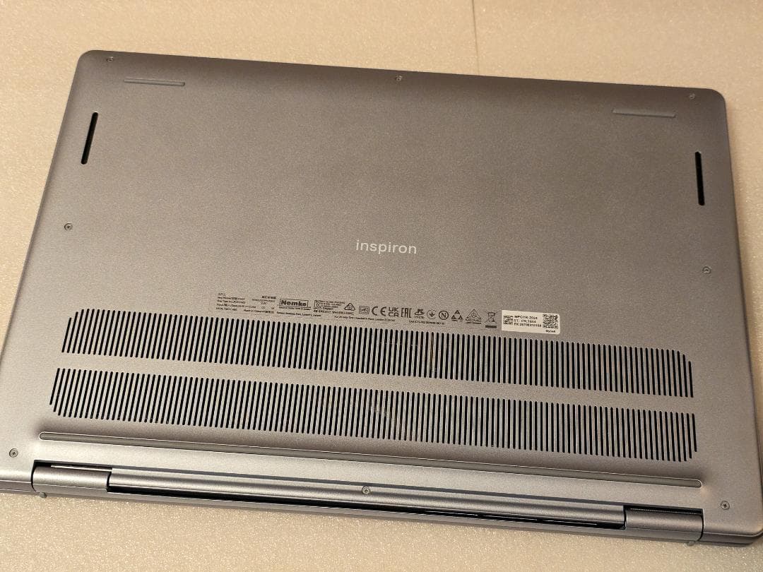 Windowsノート本体 Inspiron 16 5645 Ryzen7 8840U 1TB / 32GB