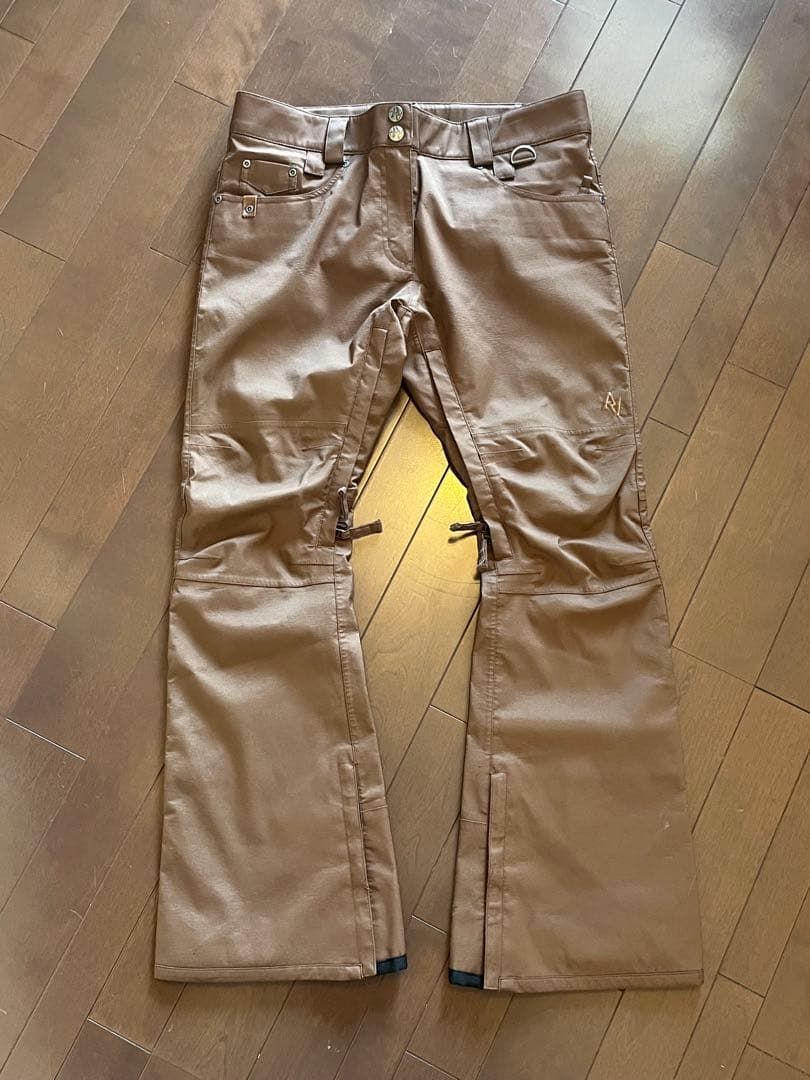 AA HARDWEAR スノーボードウェア（女性用）上下セット