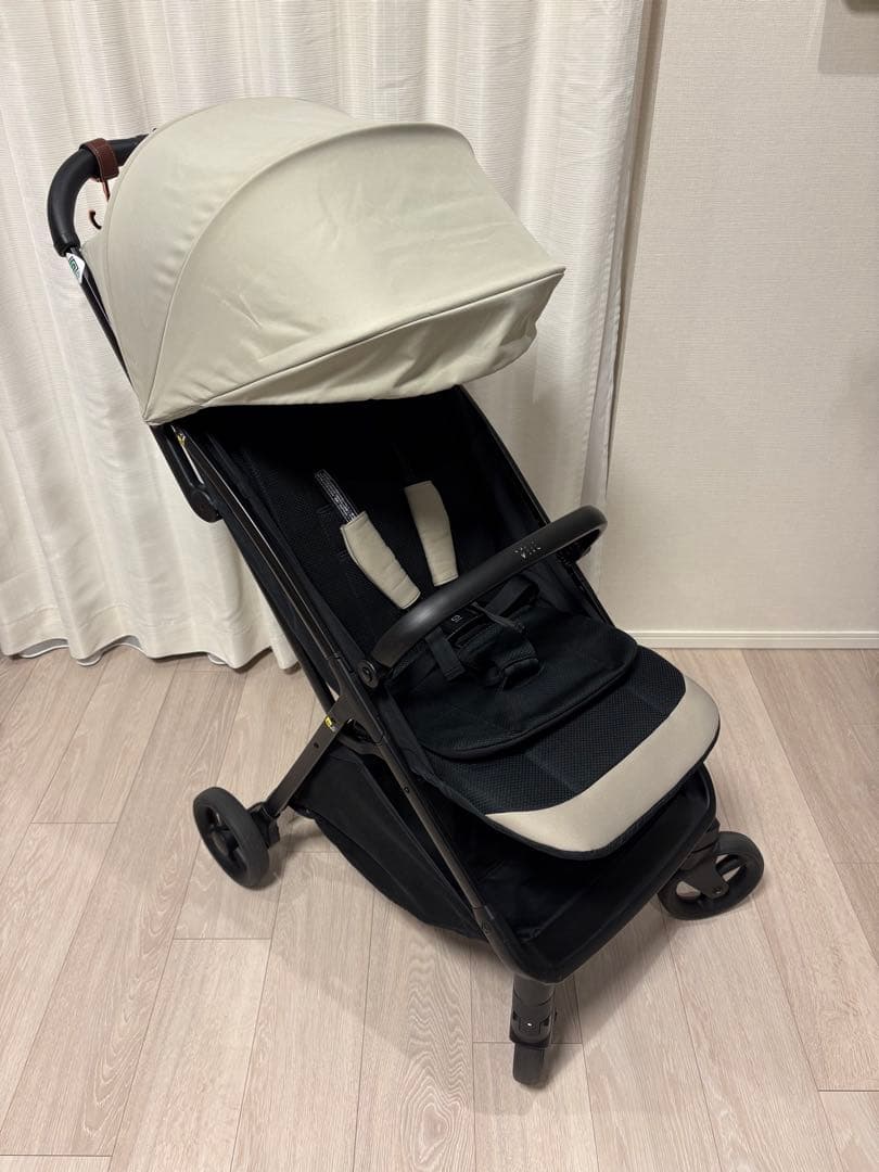 アップリカ　Viit（ヴィット） ベージュ