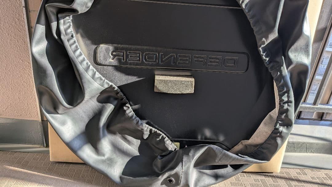 ランドローバー　ディフェンダー（DEFENDER） タイヤカバー