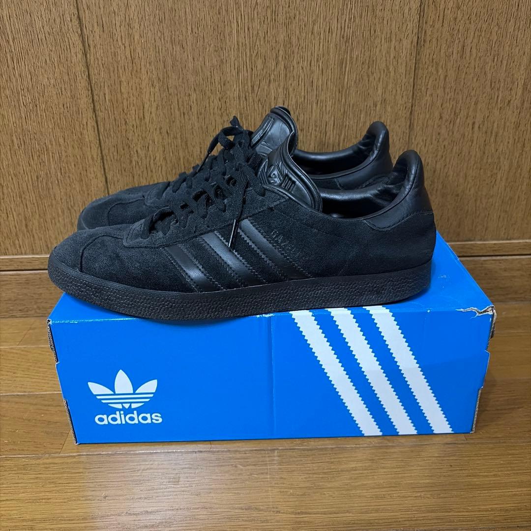 靴 adidas gazelle tripleBlack