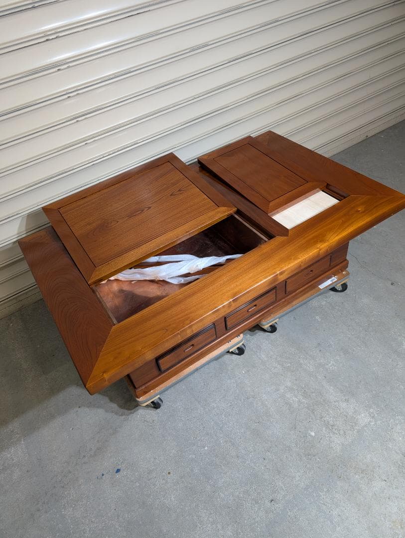 【未使用美品】　総欅(ケヤキ)材　重厚な囲炉裏テーブル