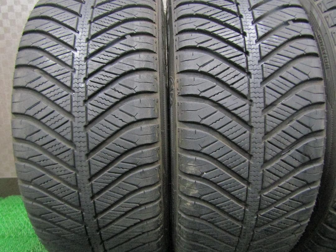 ☆送料込☆8分山以上☆ダンロップ ベクター 4シーズン 215/45R18 4本