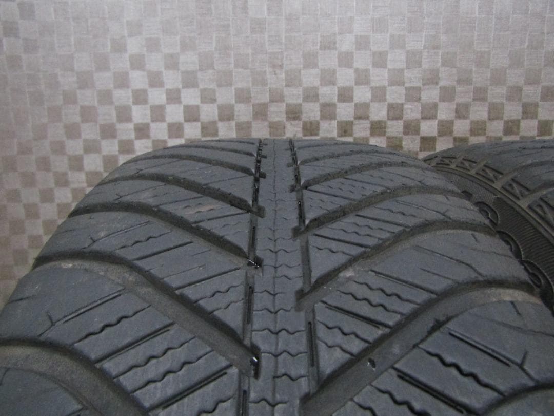 ☆送料込☆8分山以上☆ダンロップ ベクター 4シーズン 215/45R18 4本