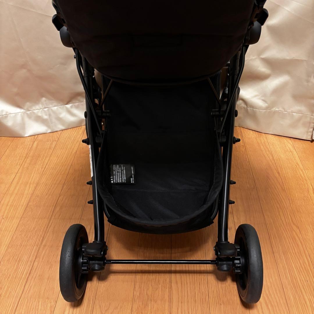 【美品】旅行・お出かけに最適 gb FLAM 軽量ベビーカー ブラック