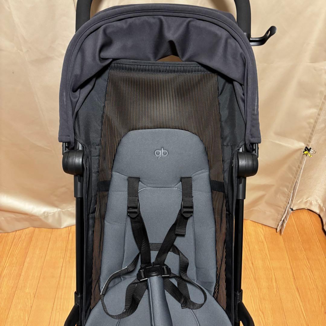 【美品】旅行・お出かけに最適 gb FLAM 軽量ベビーカー ブラック