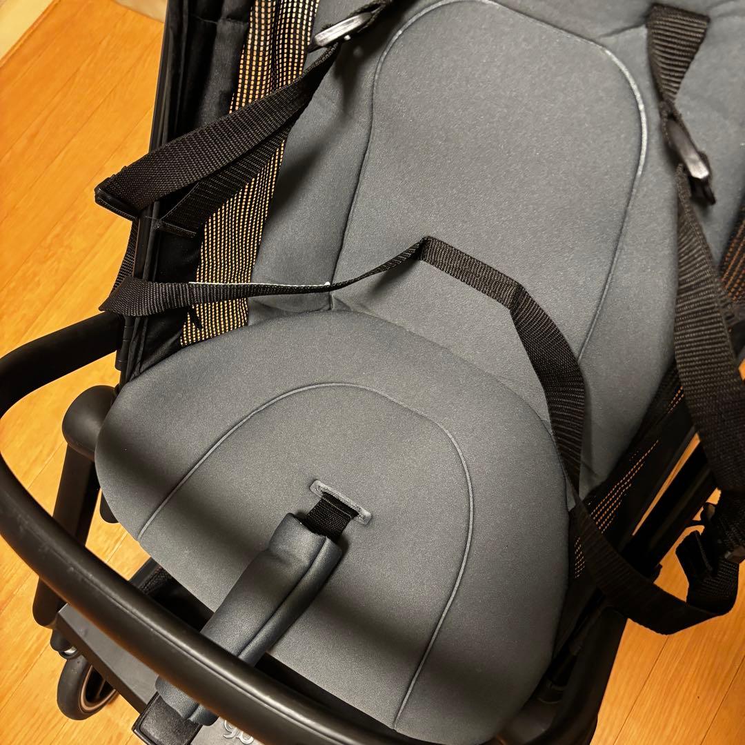 【美品】旅行・お出かけに最適 gb FLAM 軽量ベビーカー ブラック
