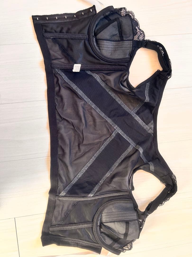 美品　グラントイーワンズ　LALAビスチェ　E75