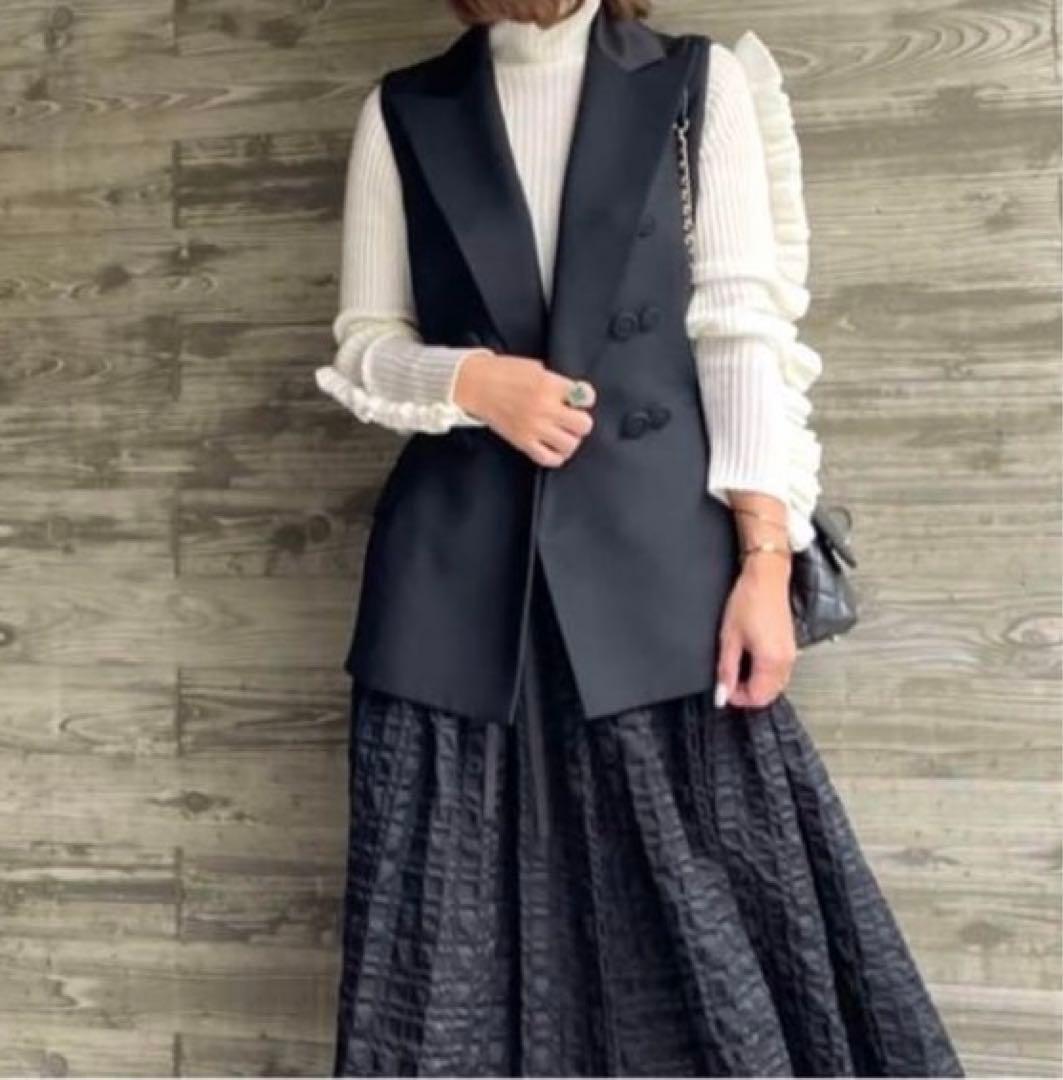 Cygne シーニュ 袖フリルタートルニット lily ホワイト