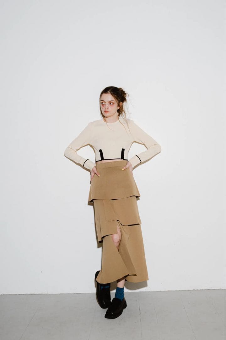 pinue【タグあり】ニットティアードスカート（BEIGE）