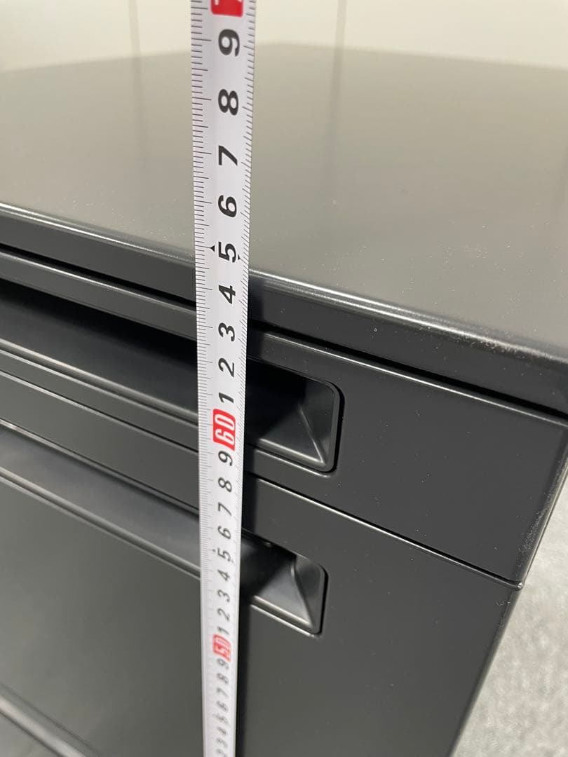 美品オカムラ　okamura 黒の収納キャビネット（ロック付き）　3段