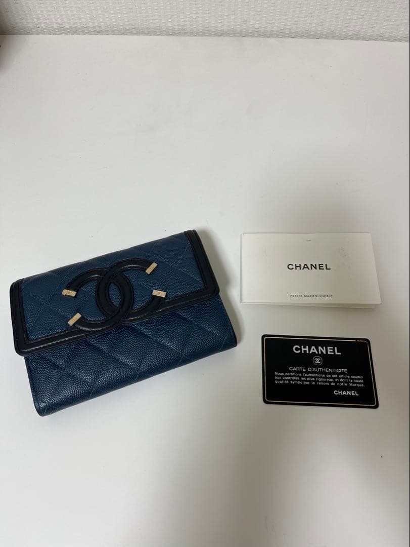 CHANEL 財布　キャビアスキン