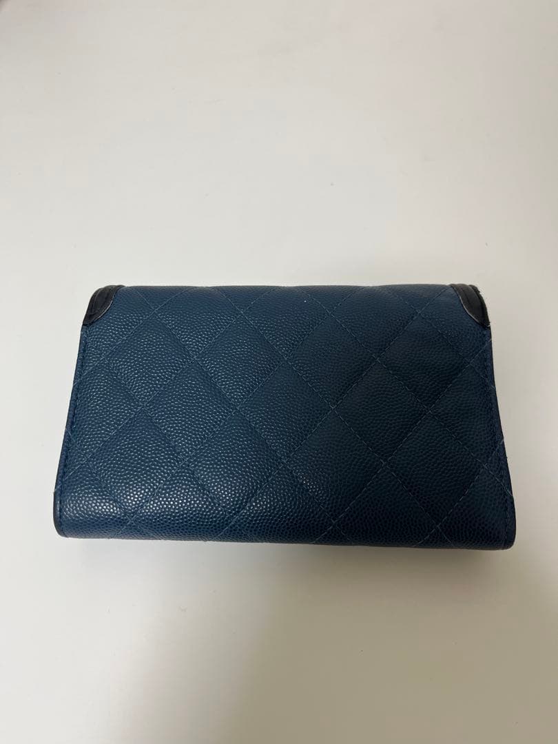 CHANEL 財布　キャビアスキン