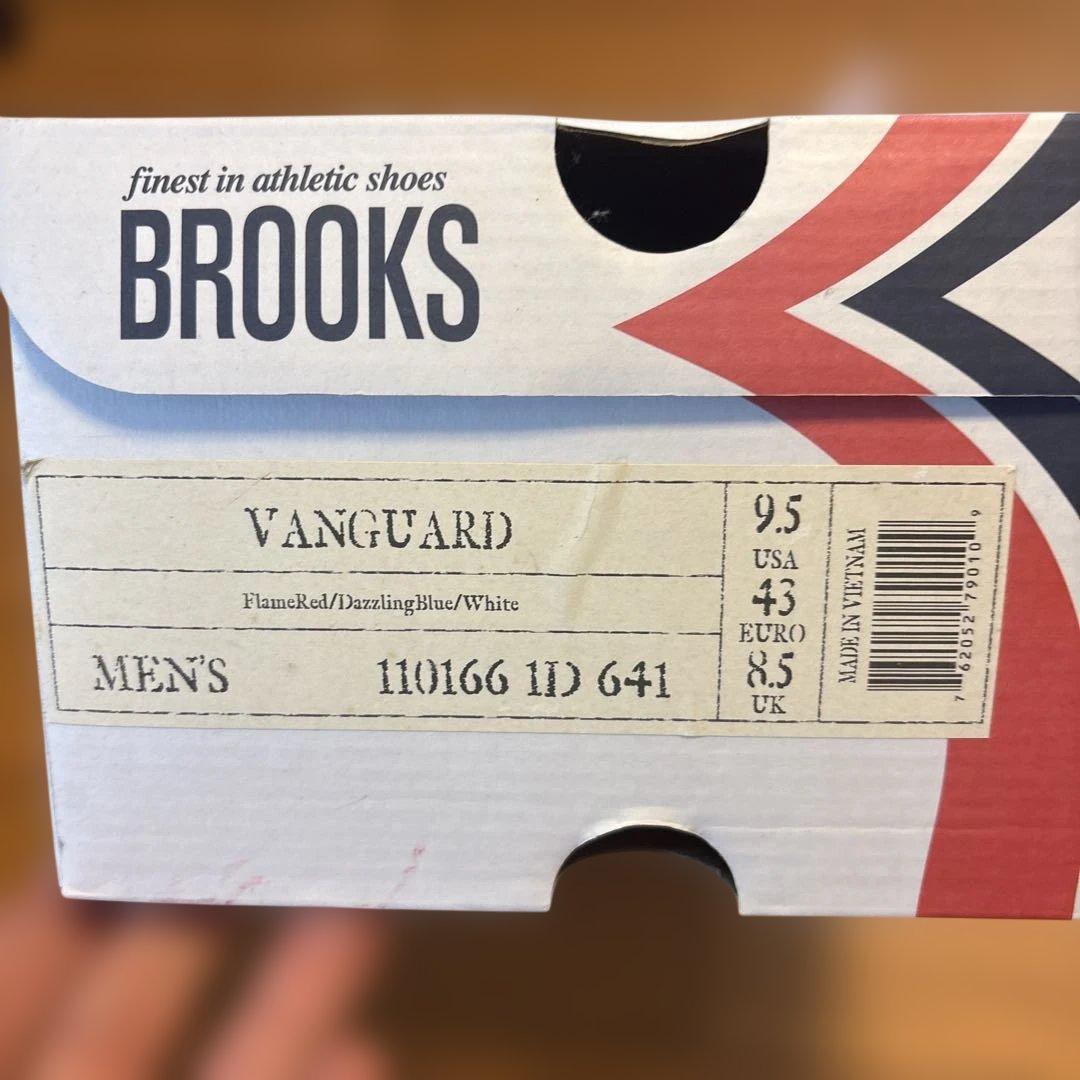 Brooksスニーカー