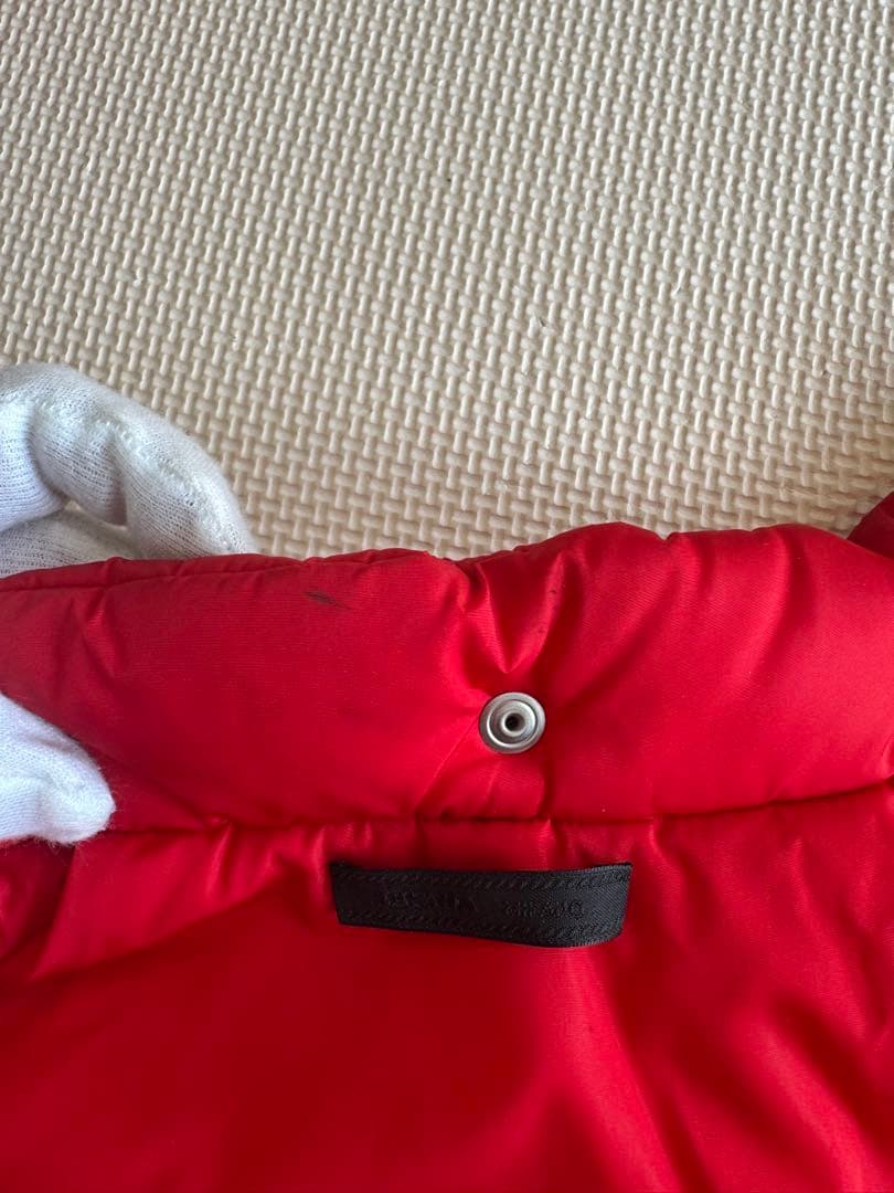 PRADA フード付きダウンジャケット(ペット用) Mサイズ