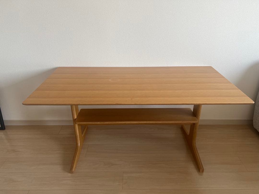 無印良品　リビングでもダイニングでも使えるテーブル