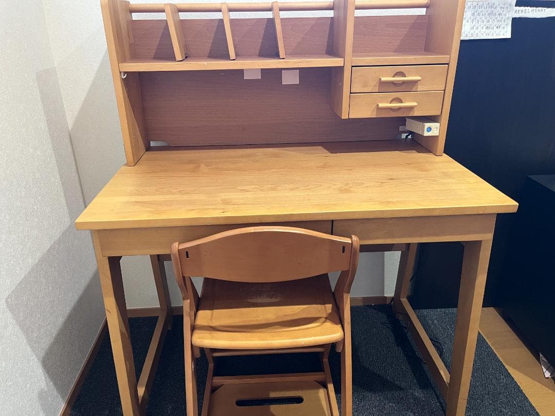 ITOKI 学習机 & 椅子