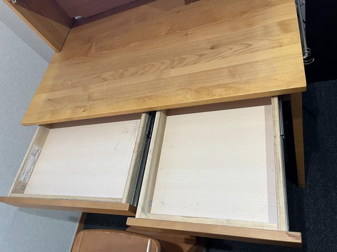 ITOKI 学習机 & 椅子