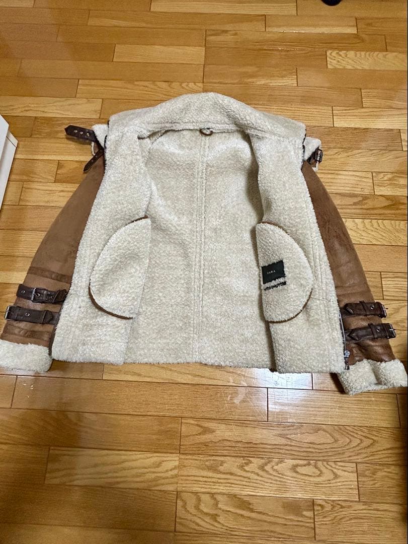 ザラ ZARAフェイク ムートン ミリタリー ファー ボア B-3ジャケット防寒